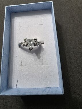 Estate - Silver Tone - Fashion Designer Ring - Triangular Stone - Item 447